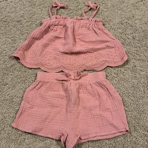 3 matching sets. Never got a chance to wear these 😕 - Picture 2 of 4